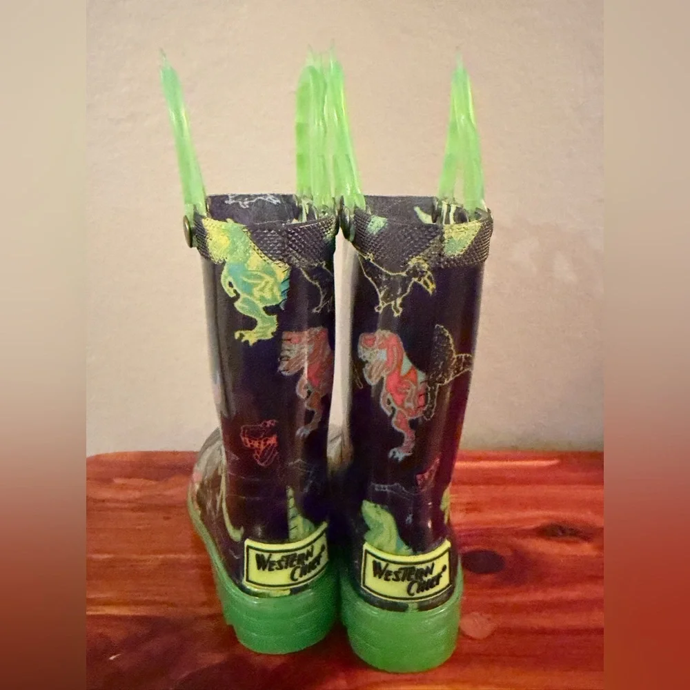 Western Chief Dinosaur Rain Boots with Light Up Heels - Toddler size 5